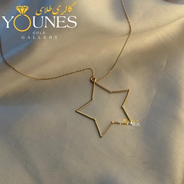 تصویر دوم گردنبند ستاره مفتولی طلا